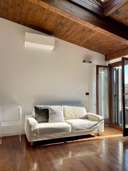 Porta Venezia-Cozy Apartment Милан Экстерьер фото